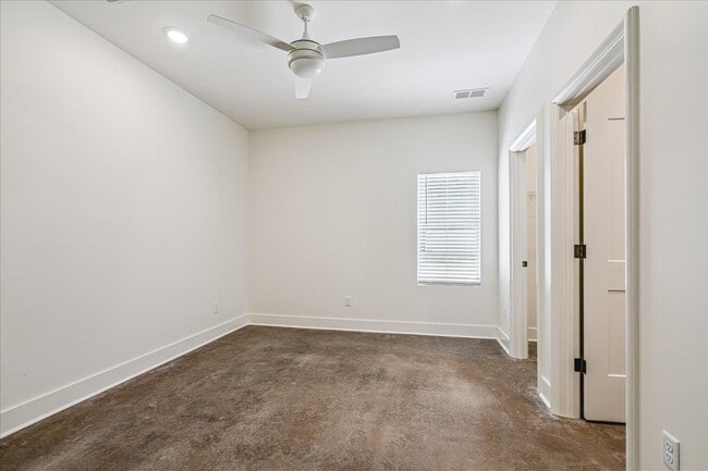 Building Photo - 3556 Carnes Ave