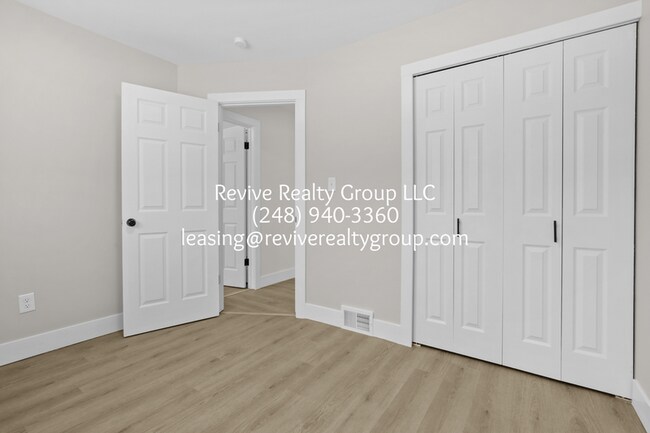 Building Photo - 32112 Pembroke St