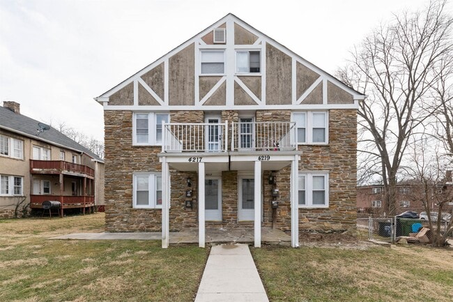 Building Photo - 4217 Chatham Rd