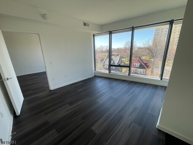 Building Photo - 315 S Harrison St