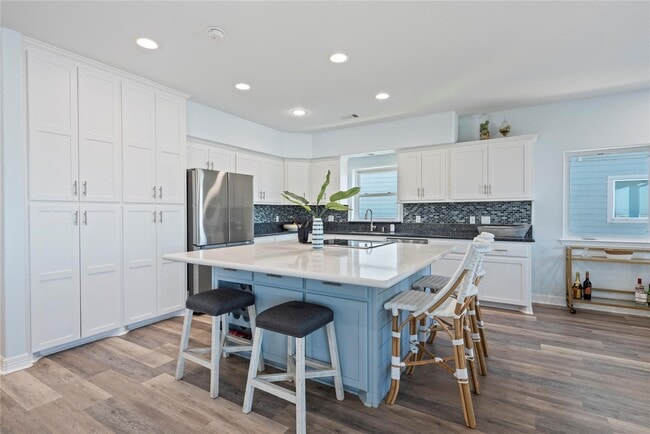 Building Photo - 1640 Windsong Way