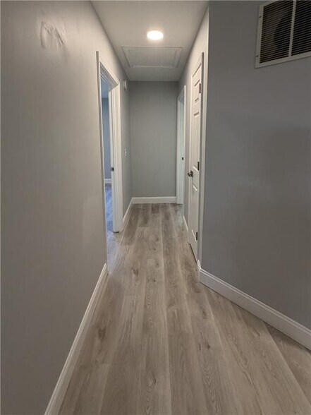 Building Photo - 528 Parkstone Ln