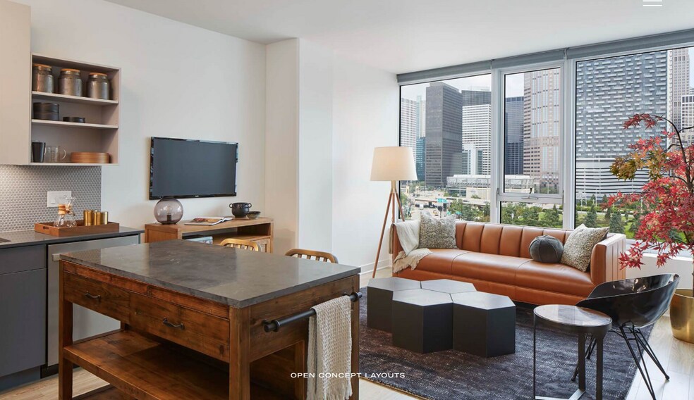 Building Photo - 701 S Wells St