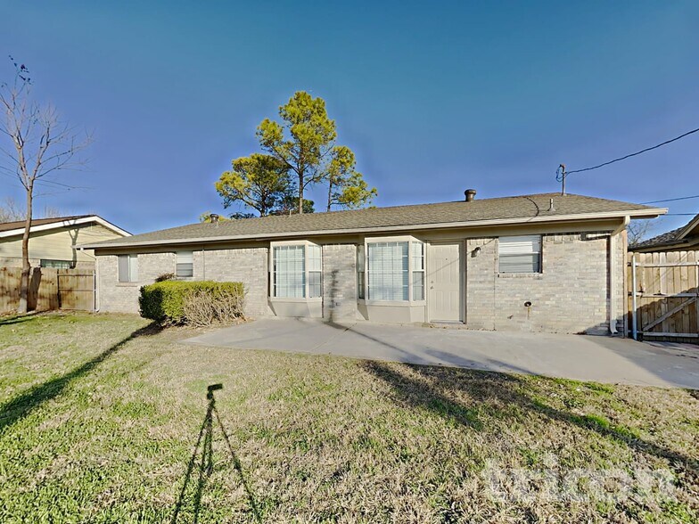 Building Photo - 155 Bellvue Dr