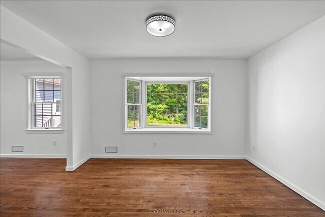 Building Photo - Lakeside Drive HOA