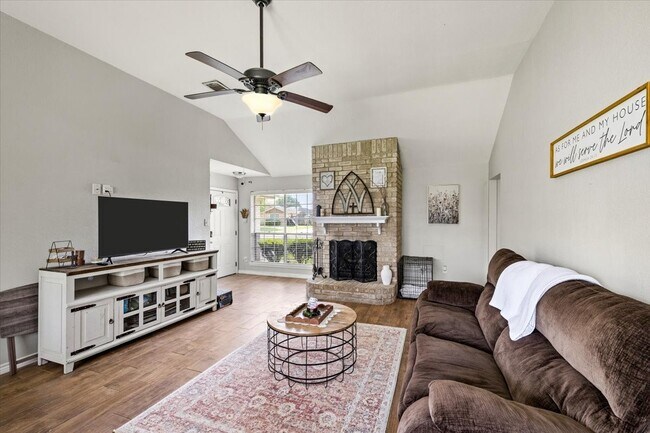 Building Photo - 5213 Winding Brook Dr