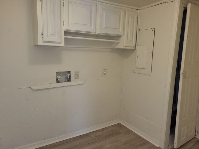 Building Photo - 6950 Lark Haven Ln