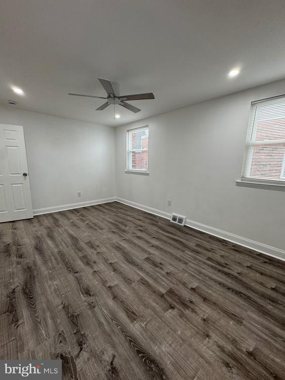 Building Photo - 9762 Hilspach St