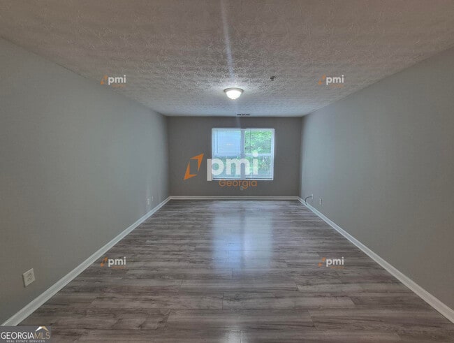 Building Photo - 2204 Fairington Village Dr