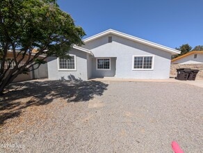 Building Photo - 120 Encino Drive