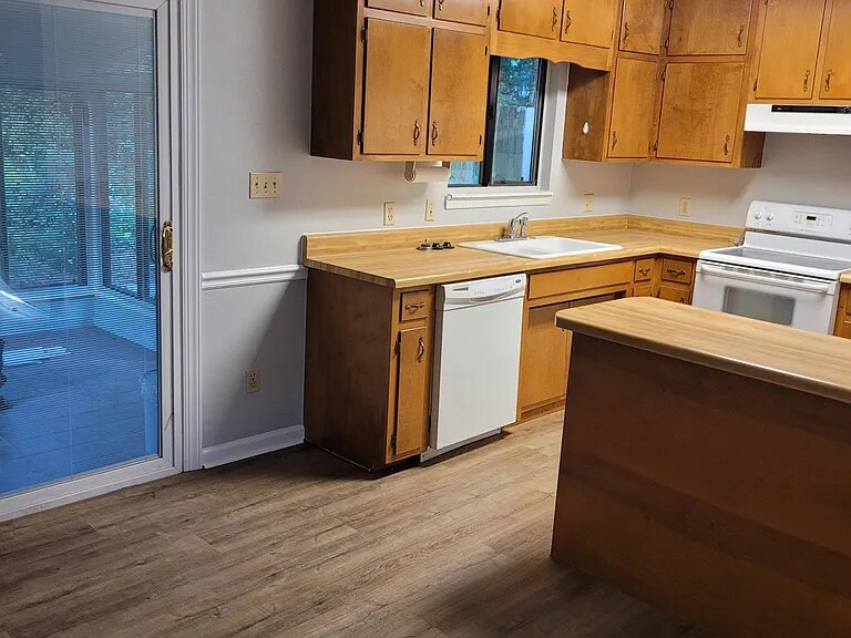Building Photo - 3327 Sedona Rd