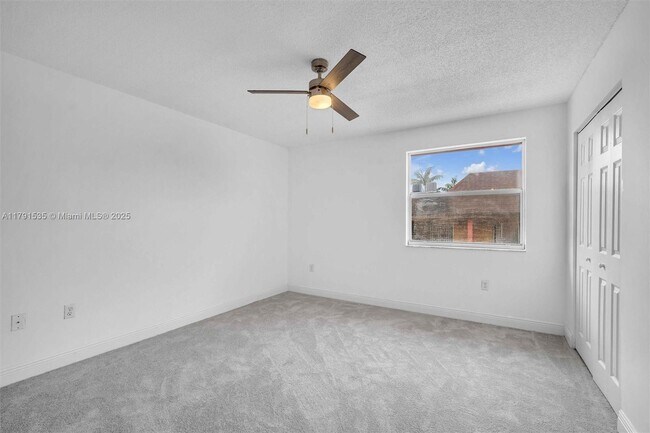 Building Photo - 1364 NW 24th Ave