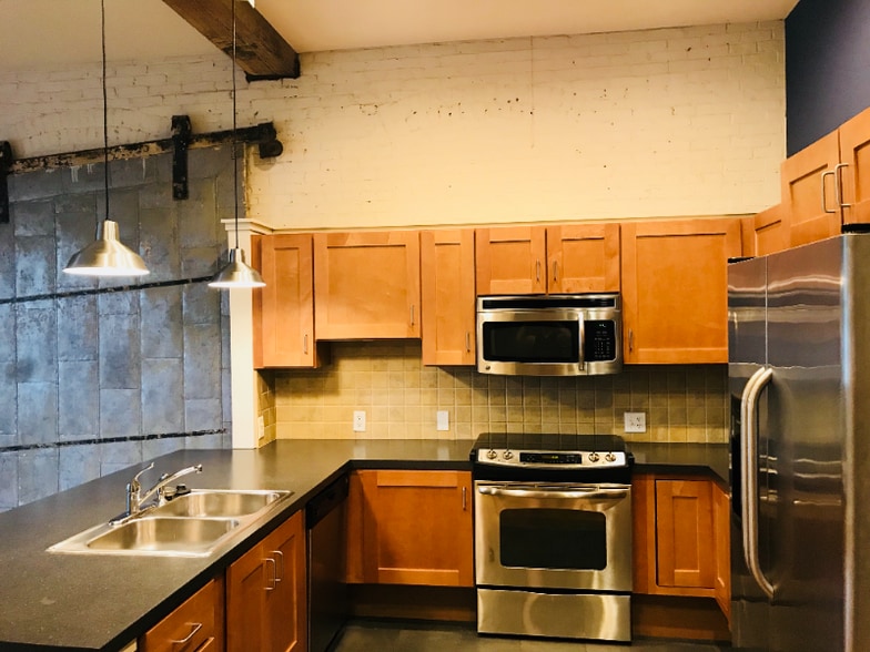 Building Photo - 425 N Prince St