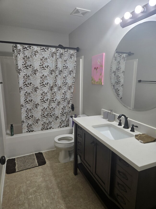 Building Photo - 1069 Castlerock Dr