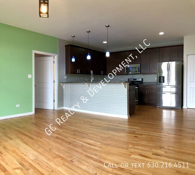 Building Photo - 2520 S Oakley Ave
