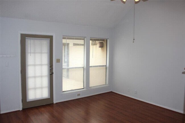 Building Photo - 2110 Rio Grande St