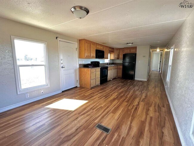 Building Photo - 8012 W Hwy St