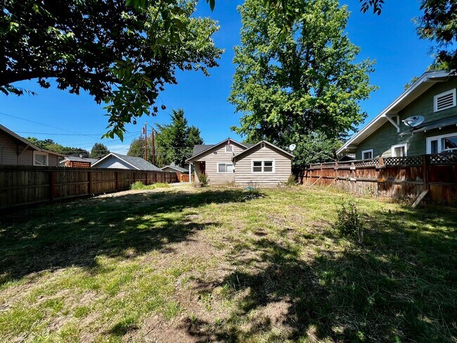 Building Photo - Non-Refundable & Security Deposit Total: $1100.00