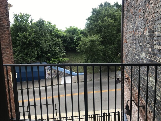 Building Photo - Beautiful Loft in Covington