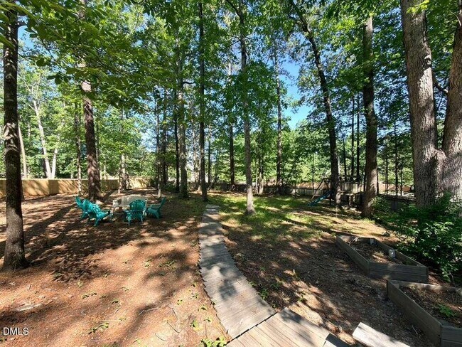 Building Photo - 109 E Seve Ct