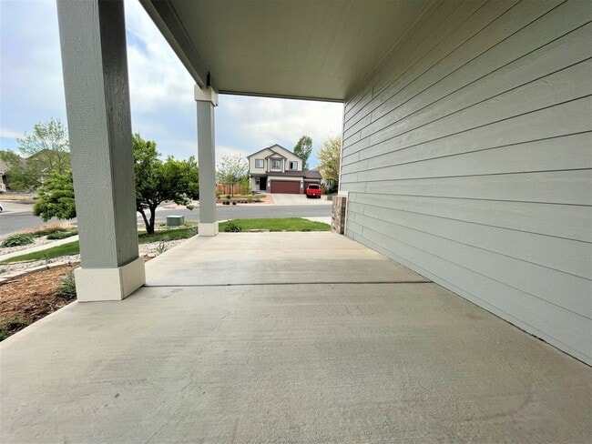 Building Photo - Stetson Hills Spacious Stunner! 4 bed, 3 bath, loft, and 3,100+sqft