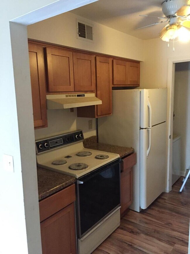 Building Photo - Cute n cozy Condo near Princess Anne & Salem Rd Va Beach