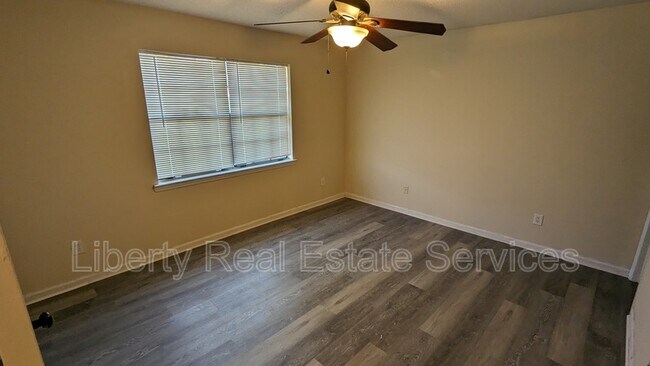 Building Photo - 959 Shady Ln