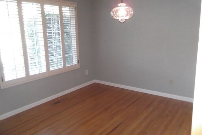 Building Photo - 3863 Campolindo Dr