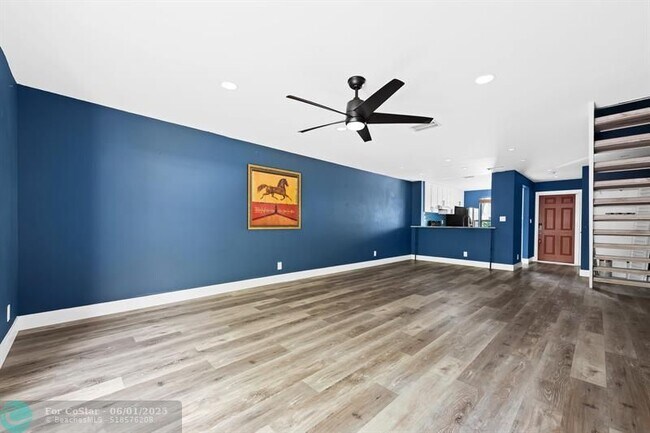 Building Photo - 3082 S Oakland Forest Dr