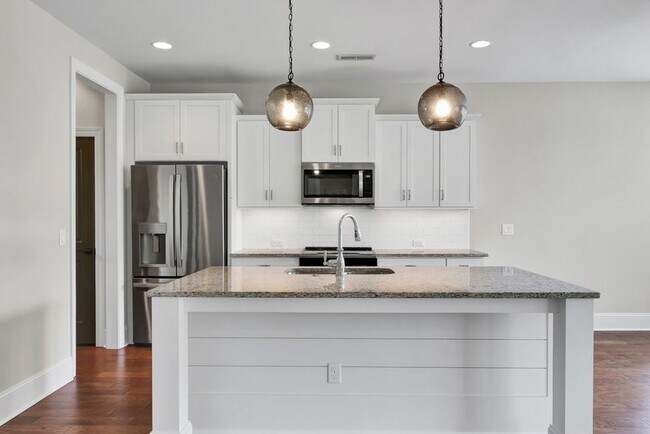 Building Photo - CATHERINES' COVE - Located off Bayshore Dr...