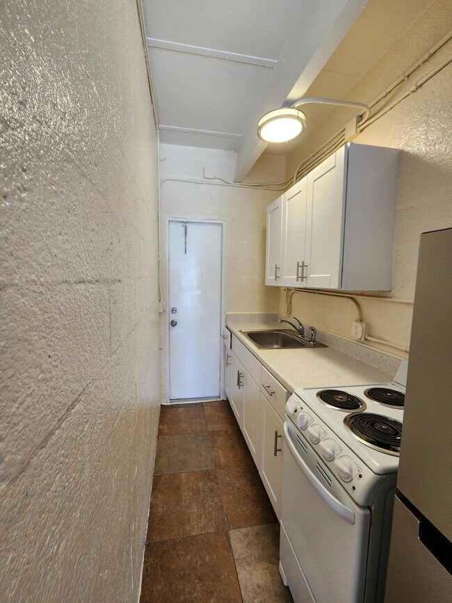 Building Photo - 620 20th St