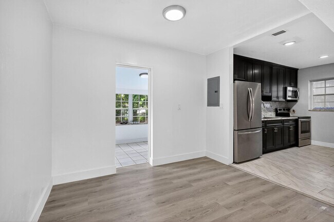 Building Photo - 40 NW 68th St