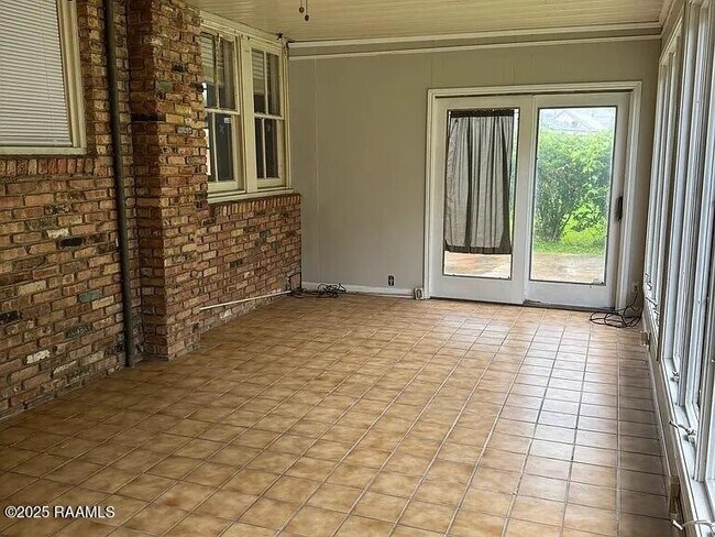 Building Photo - 311 S Morgan Ave