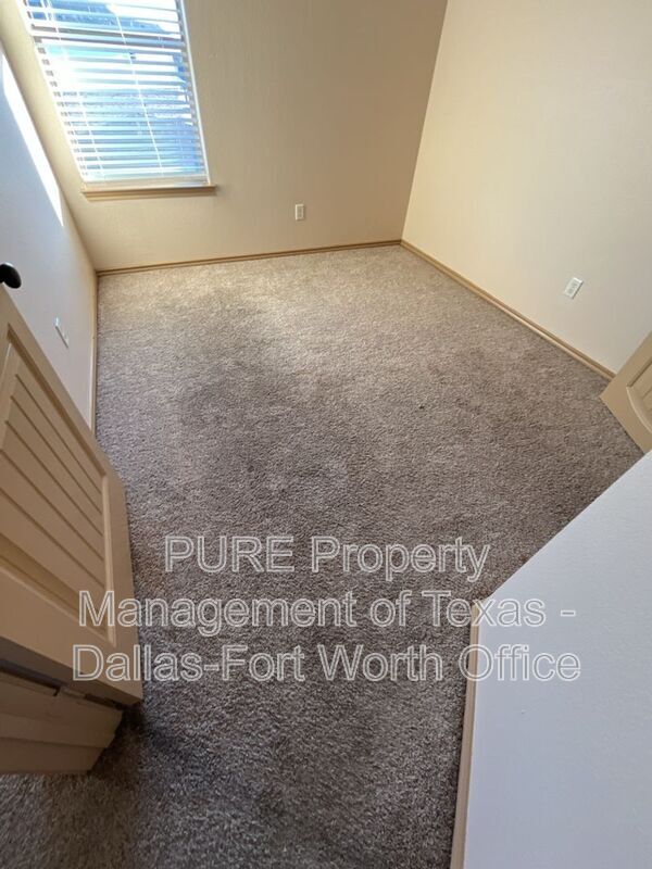 Building Photo - 509 Mast Ct