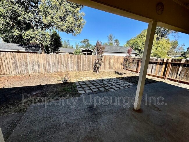 Building Photo - 1516 Yale Ct