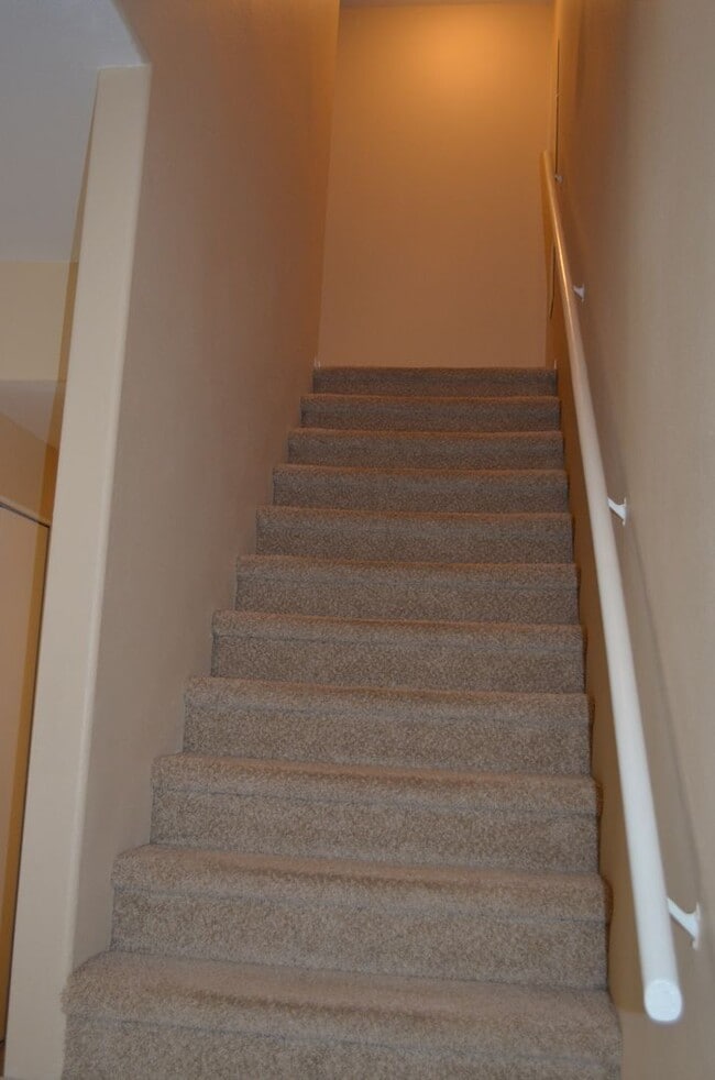 Building Photo - MOVE IN Special!!  Biltmore 2 bedroom!