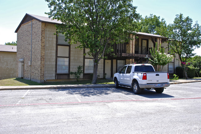 Building Photo - Hilltop Apartments