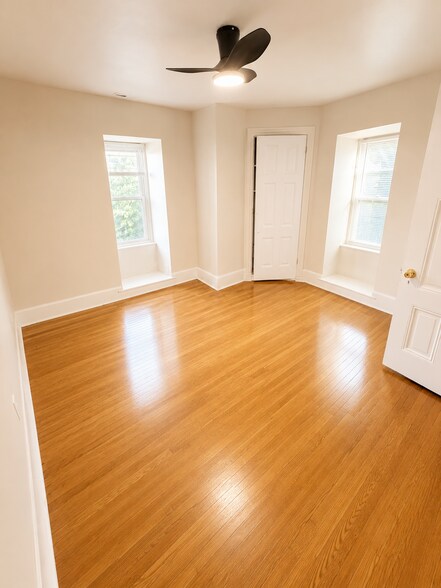 Building Photo - 420 W Chelten Ave