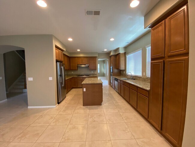 Building Photo - 5 bedroom home in Morgan Hill