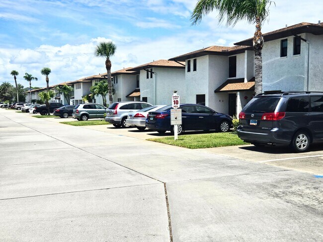 Building Photo - 402 Sailfish Ave