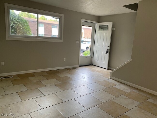 Building Photo - 2581 Shakespeare Ln