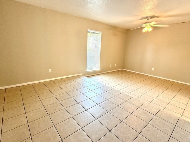 Building Photo - 1909 Forestdale Dr