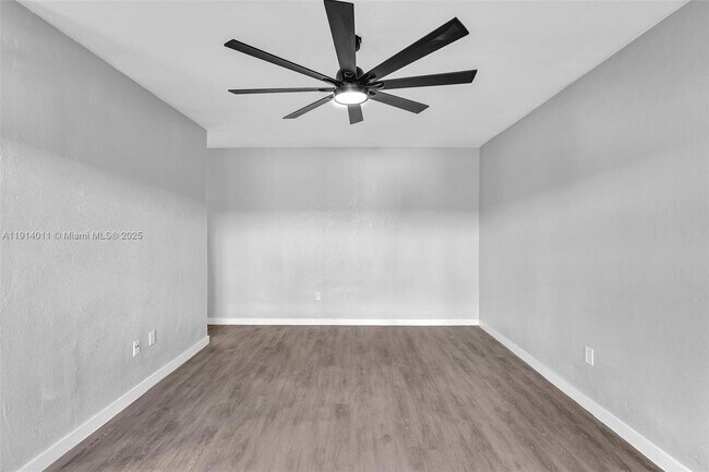 Building Photo - 9200 E Bay Harbor Dr