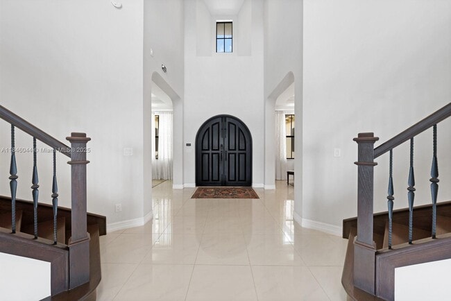 Building Photo - 8545 Watercrest Cir E