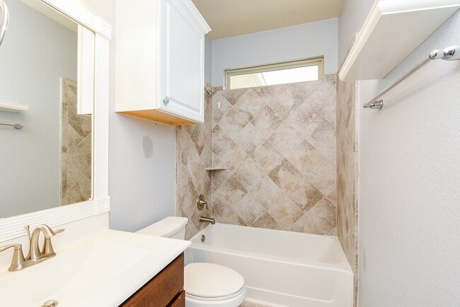 Building Photo - 2826 Whitman Dr
