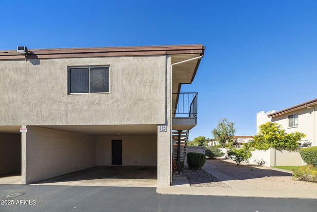 Building Photo - 756 JOAN D ARC Ave