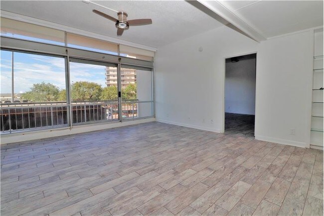 Primary Photo - 4600 Ocean Dr
