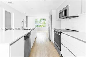 Building Photo - 2535 NE 193rd St