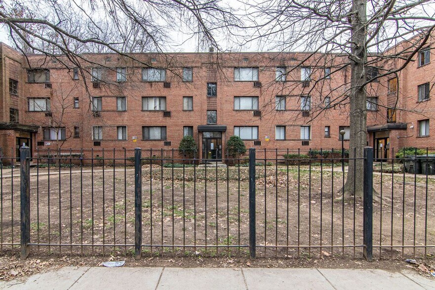Building Photo - 4733 1st St SW