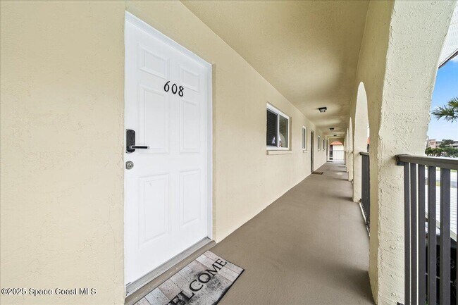 Building Photo - 201 St Lucie Ln